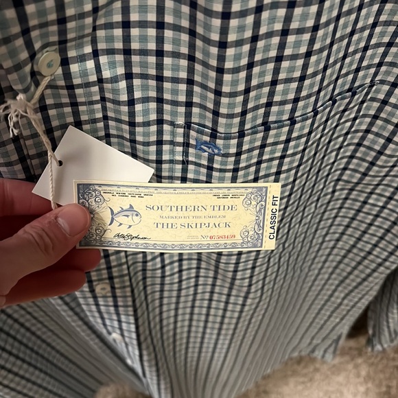 Southern Tide Skipjack Polo size Medium new w tags - Picture 3 of 3